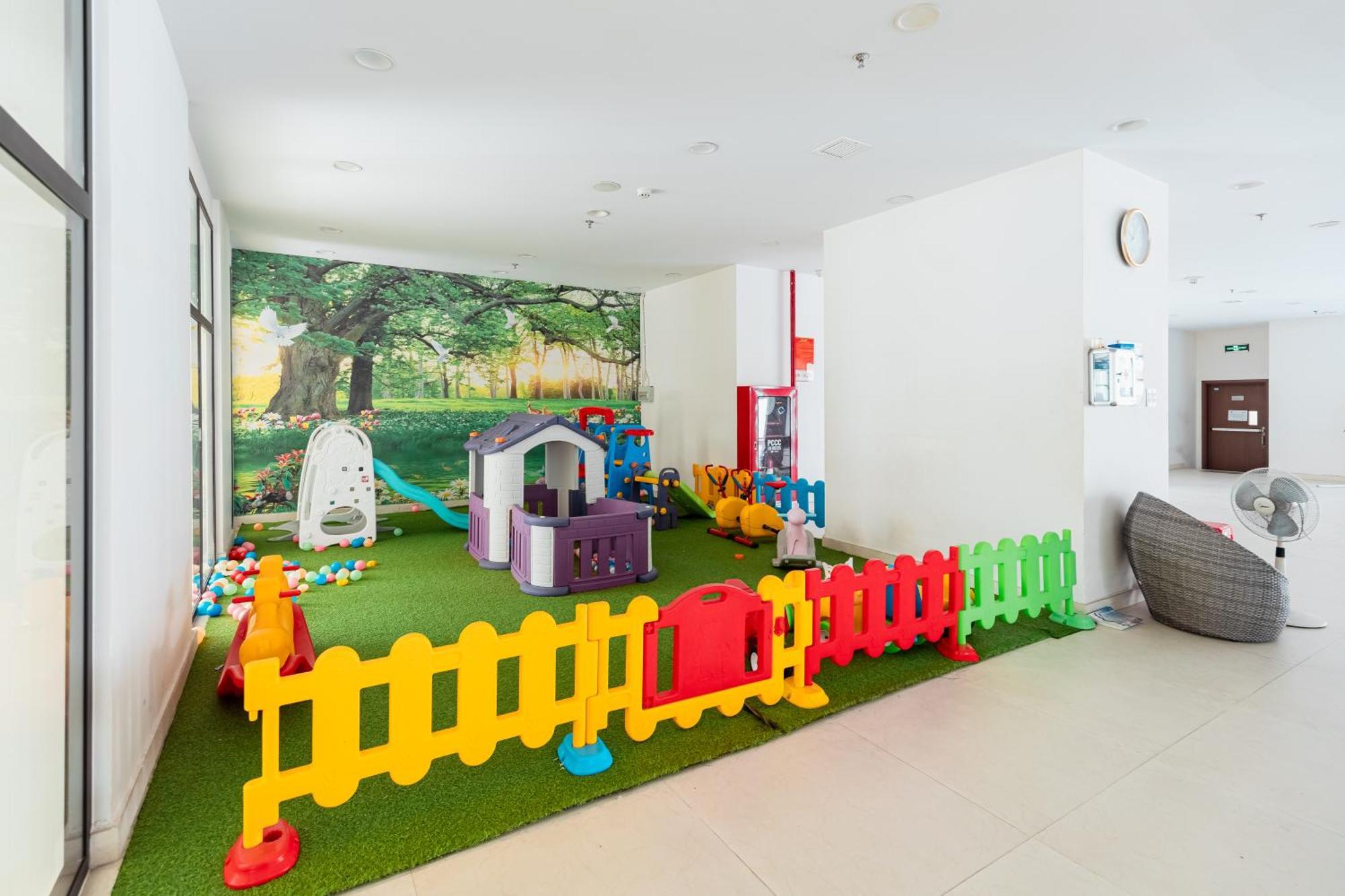 Spacious 4br Apat At Saigon Centre With Pool, Supermarket, View *