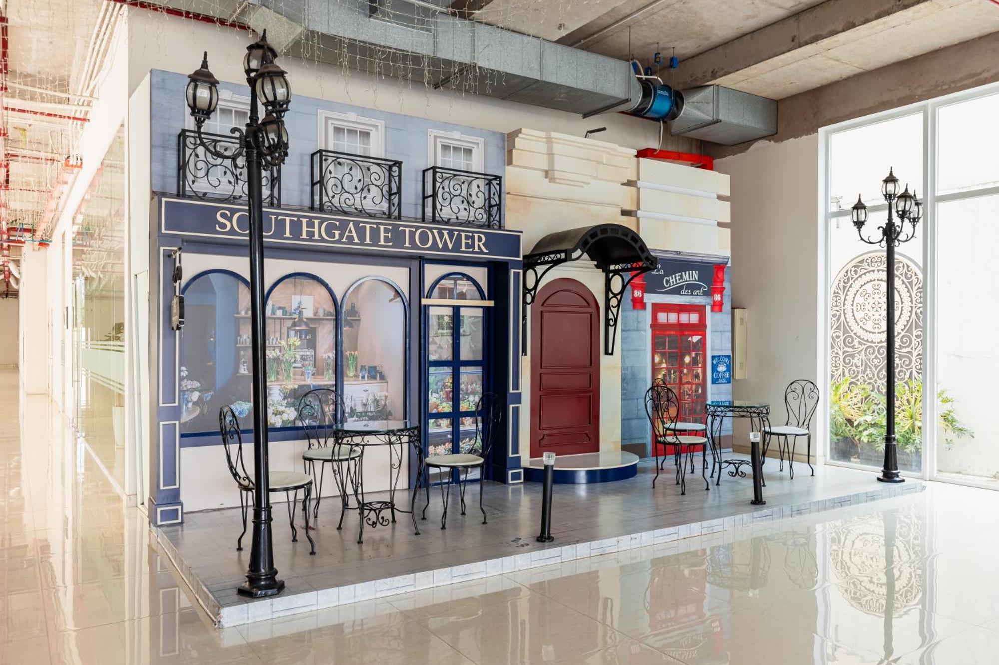 Apartment Spacious 4br Apat At Saigon Centre With Pool, Supermarket, View