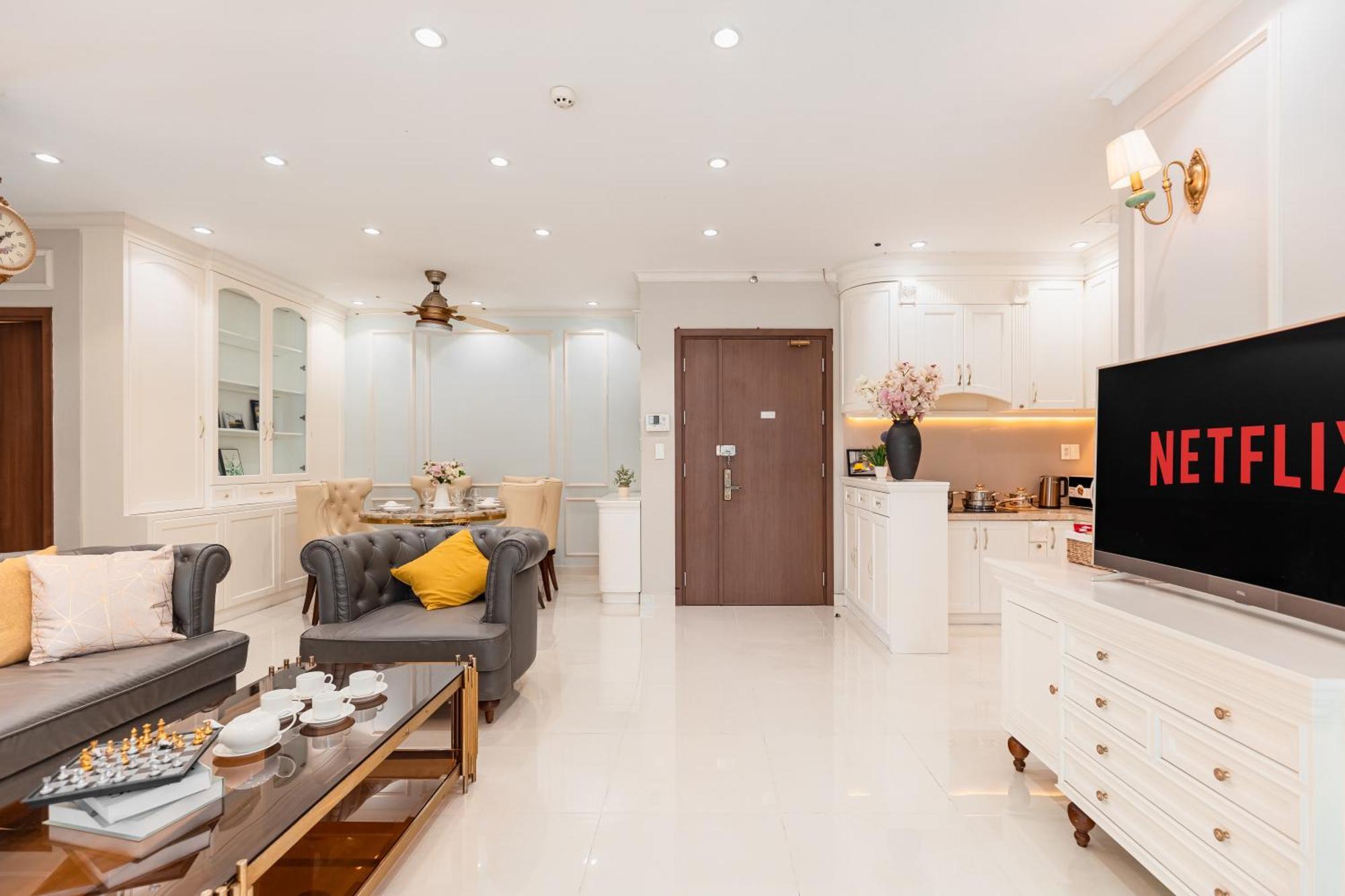 Apartment Spacious 4br Apat At Saigon Centre With Pool, Supermarket, View