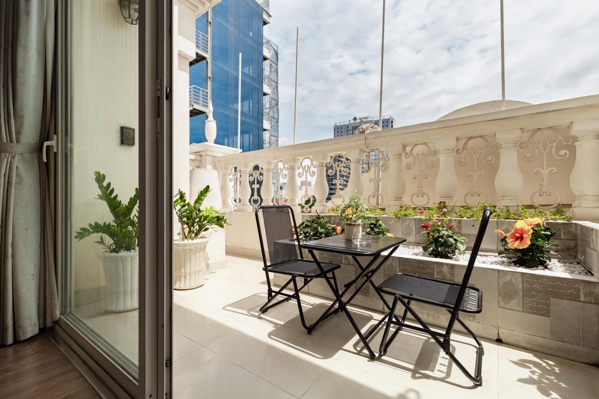 Apartment Spacious 4br Apat At Saigon Centre With Pool, Supermarket, View