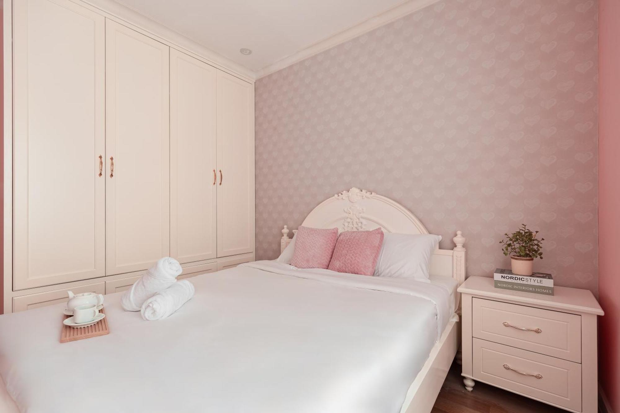 Spacious 4br Apat At Saigon Centre With Pool, Supermarket, View Apartment