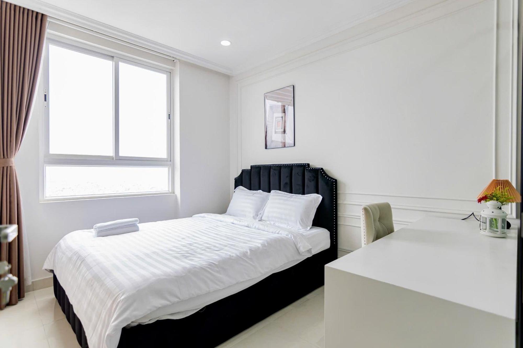 Apartment Spacious 4br Apat At Saigon Centre With Pool, Supermarket, View Ho Chi Minh City