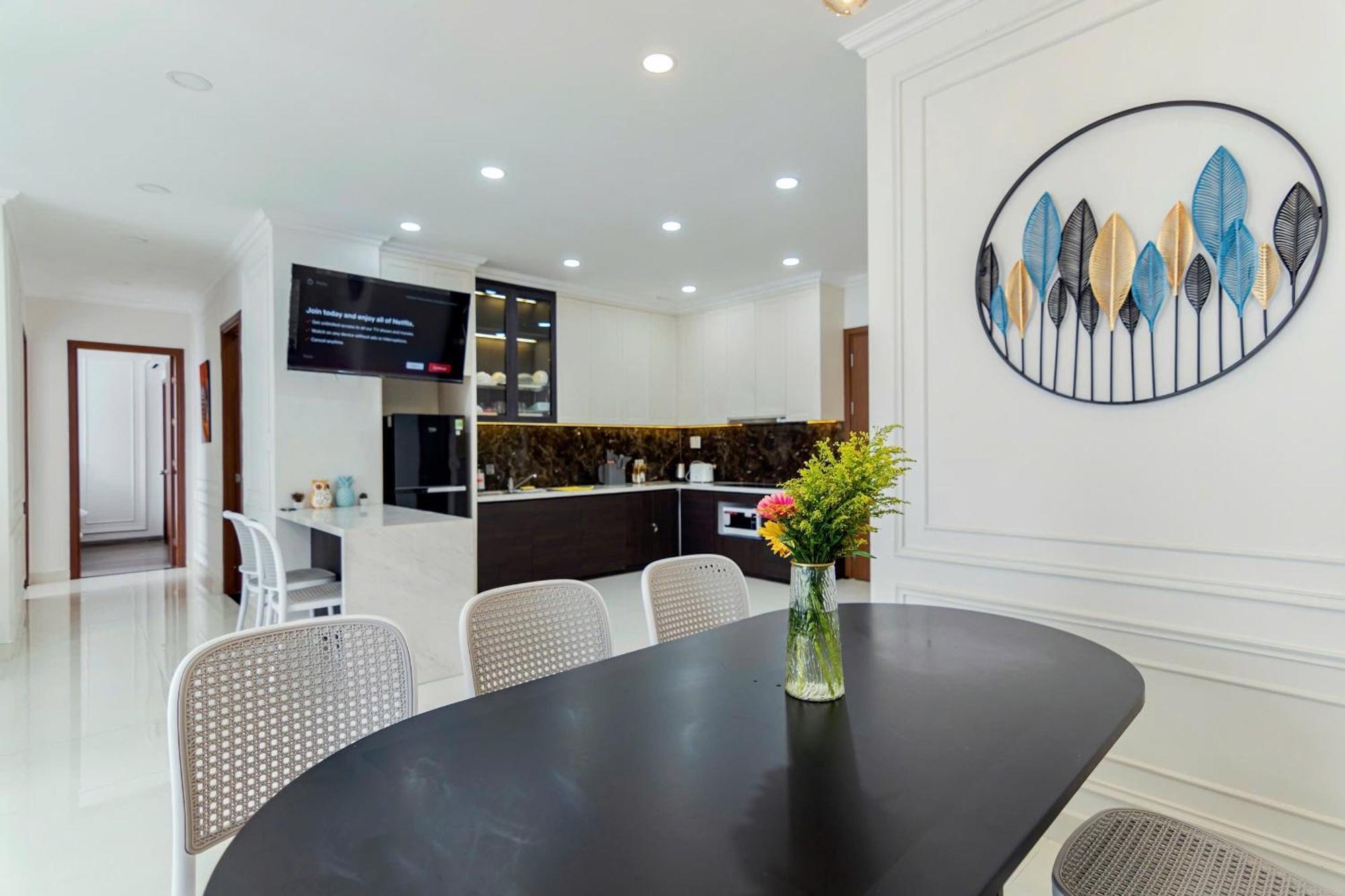 Spacious 4br Apat At Saigon Centre With Pool, Supermarket, View *