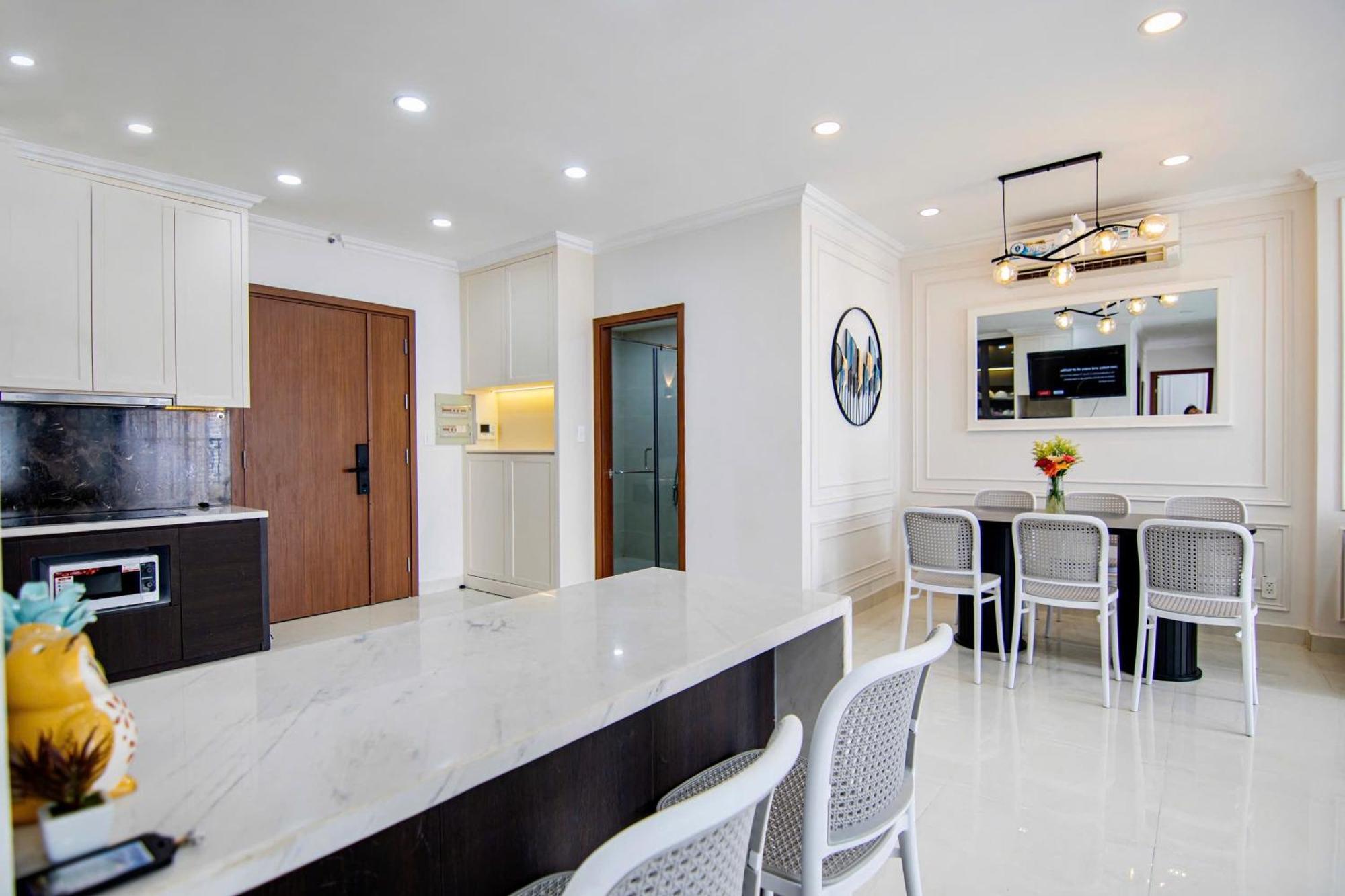 Spacious 4br Apat At Saigon Centre With Pool, Supermarket, View * Ho Chi Minh City