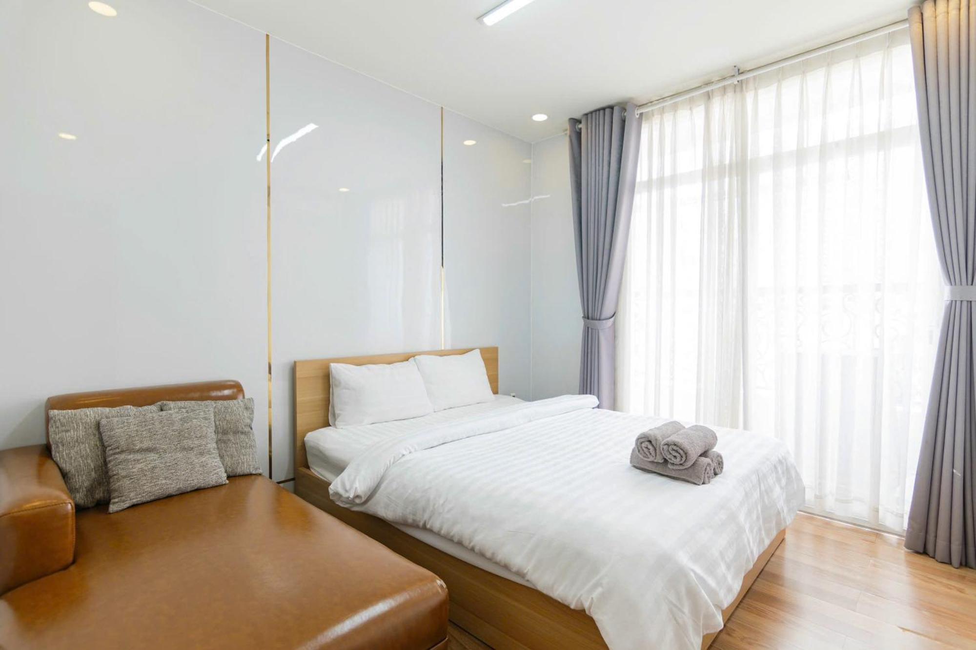 Spacious 4br Apat At Saigon Centre With Pool, Supermarket, View * Ho Chi Minh City