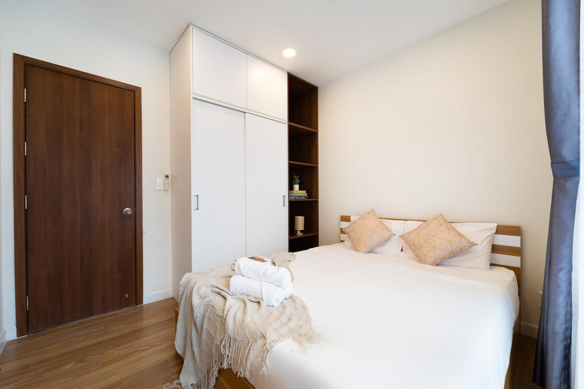 Spacious 4br Apat At Saigon Centre With Pool, Supermarket, View Apartment