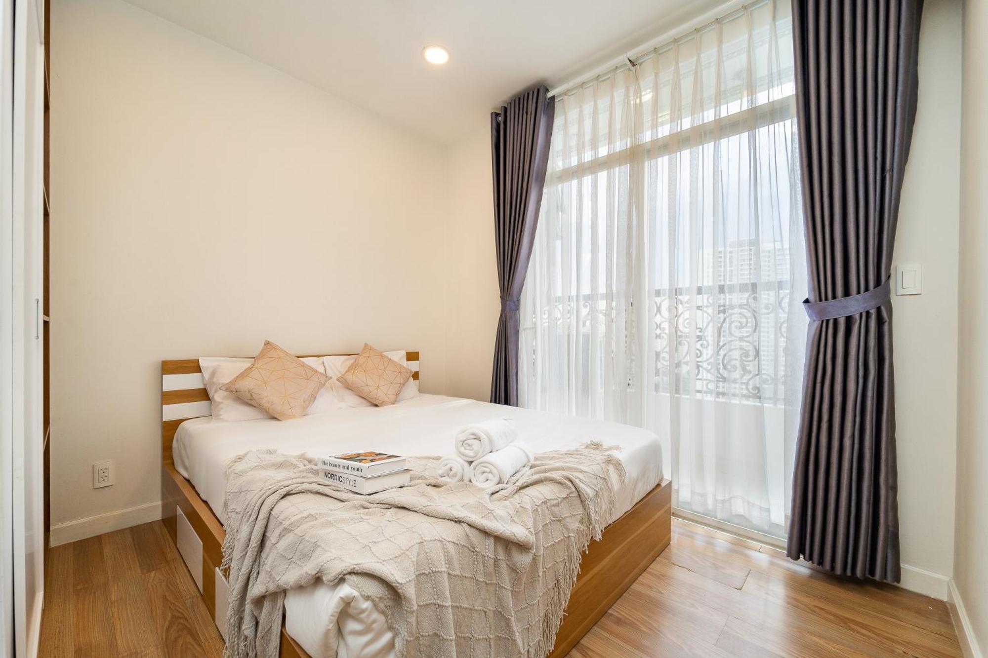 Spacious 4br Apat At Saigon Centre With Pool, Supermarket, View * Ho Chi Minh City