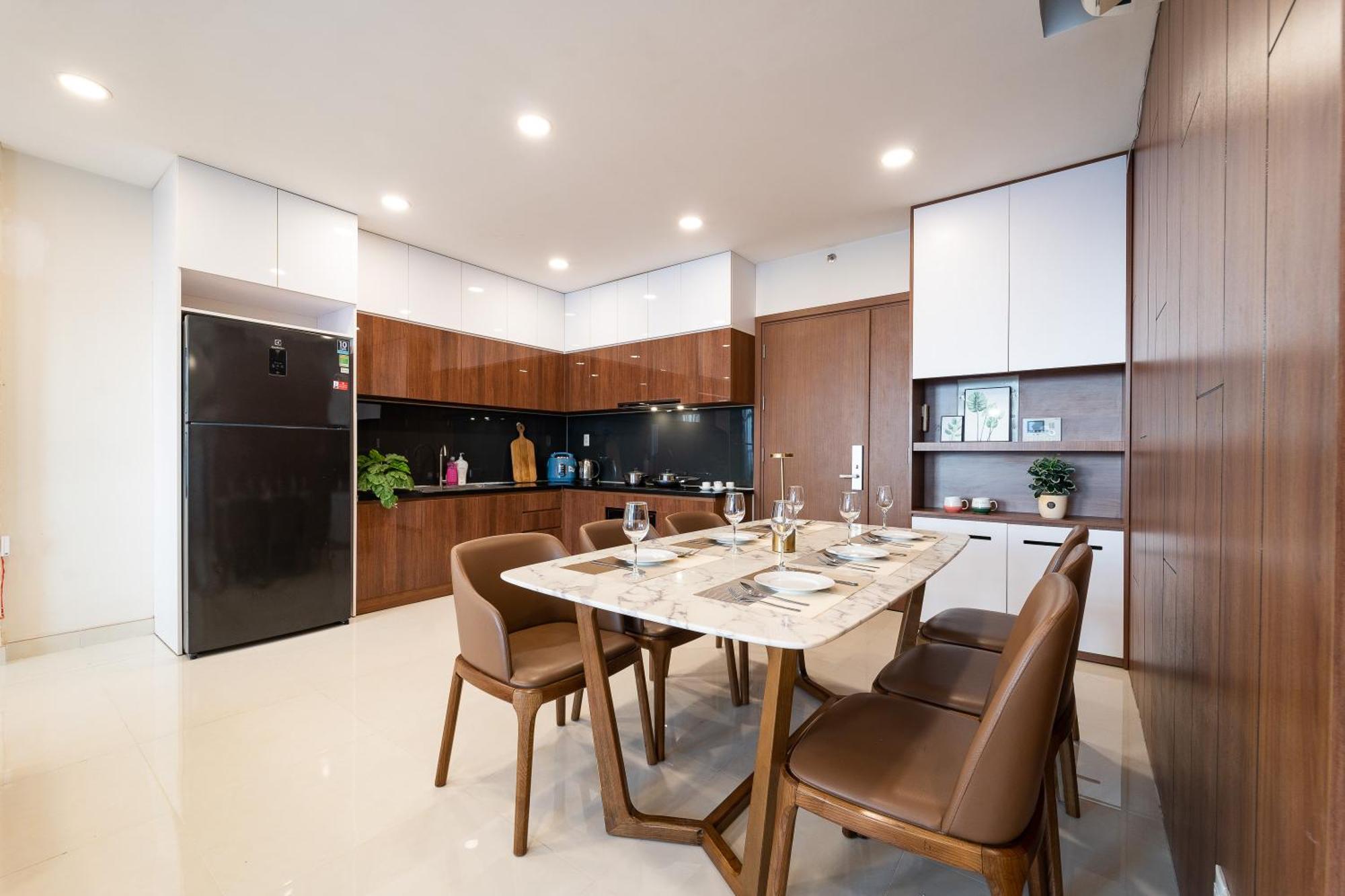 Apartment Spacious 4br Apat At Saigon Centre With Pool, Supermarket, View